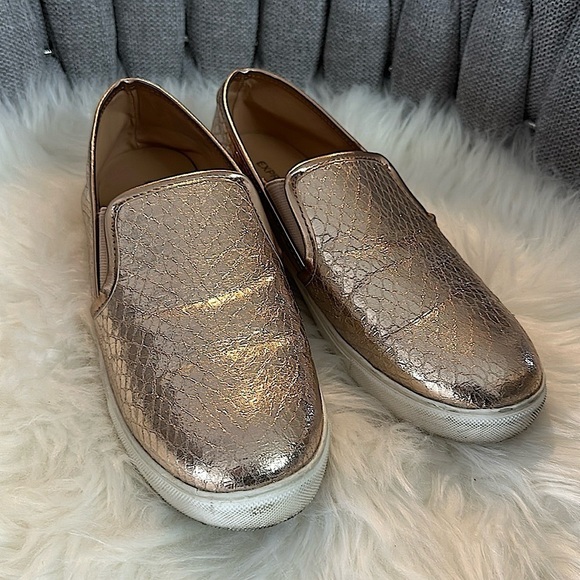 Express Sneakers - Picture 1 of 7